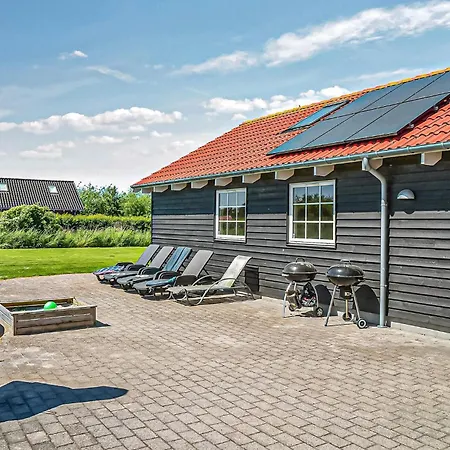Beautiful Home In Idestrup With Sauna Сasa de vacaciones